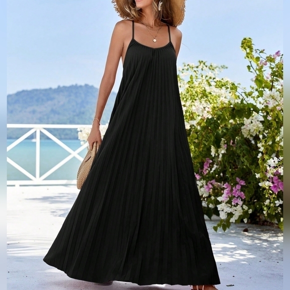 Women'S Monochrome Pleated Strap Dress Flowy Dress - Picture 2 of 5